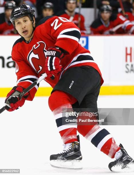 Jordin Tootoo Devils Photos and Premium High Res Pictures - Getty Images