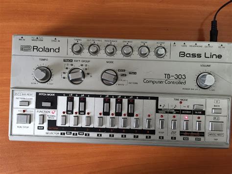 MATRIXSYNTH: Roland TB-303 Bassline Analog Synthesizer + Original bag, Manual & extras