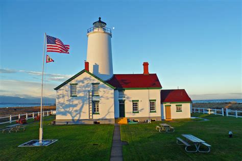 Photo 11 Photo of lighthouse - New Dungeness Light Station