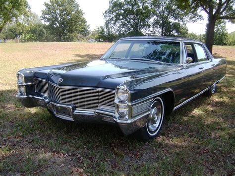 1965 Cadillac Fleetwood - Information and photos - MOMENTcar