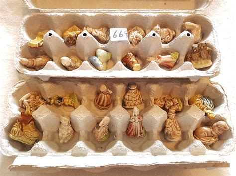 LOT OF 24 RED ROSE TEA FIGURINES WITH 3 BEARS - Schmalz Auctions