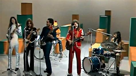 Doobie Brothers - Listen to the Music - TV video - 1972 - YouTube