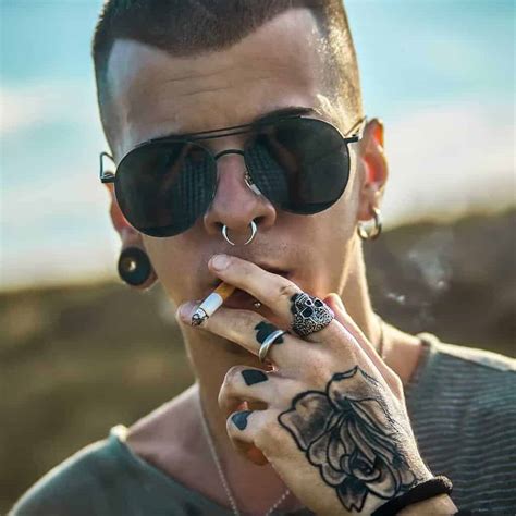 Hand and Finger Tattoos: 6 Essential Facts You Need to Know – Self Tattoo