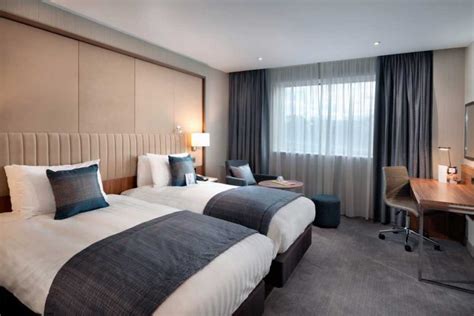 Crowne Plaza London Heathrow T4 hotel | englandrover.com