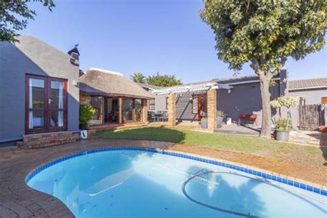 Edgemead Property : Houses for sale in Edgemead : Property24.com