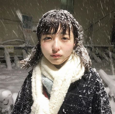 Mogusa Shirose Snow Photograph #4 | Ouhhh... Husbant... Now We Are Homeress... | Pose reference ...