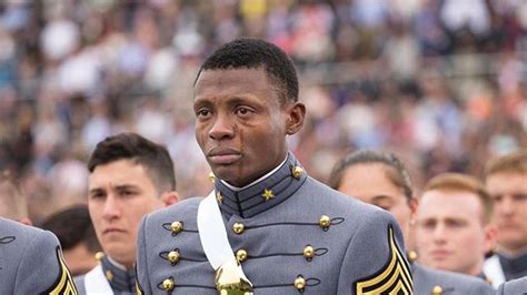 Photo of West Point cadet crying at graduation goes viral - ABC7 New York