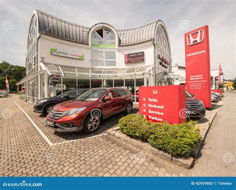 Honda dealer editorial stock photo. Image of copyspace - 42959683