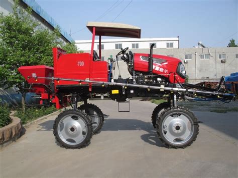 China Small Self Propelled Agricultural Sprayer (HQPZ-700) with Spreader - China Agricultural ...