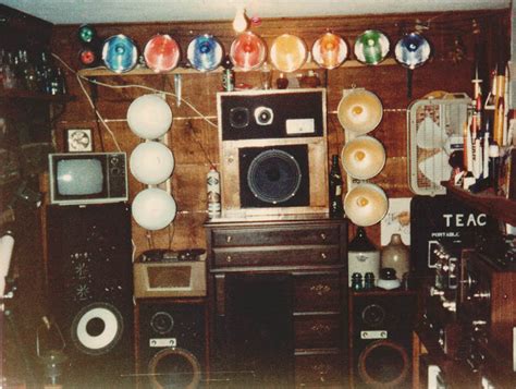 A 1970's Teenager's Bedroom - Vintage Stereo Equipment