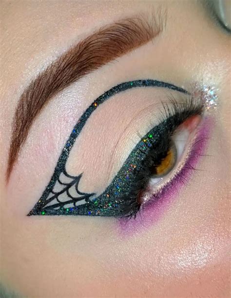 40+ Spooky Halloween Makeup Transformation Ideas : Spider web liner ...