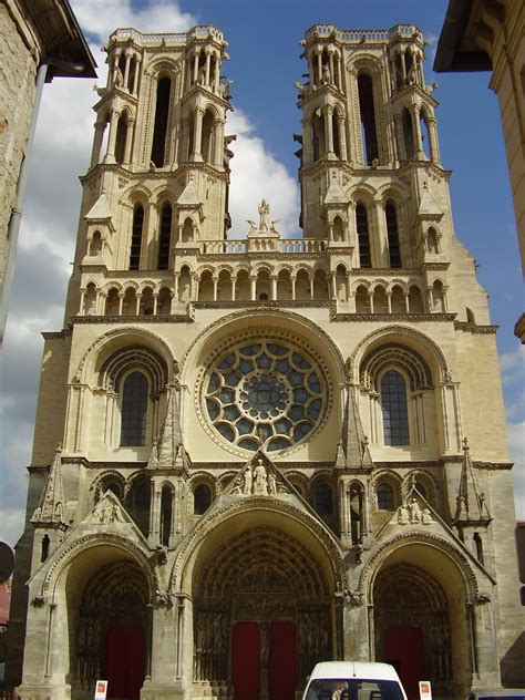 Laon, una de las catedrales góticas más grandes de Francia