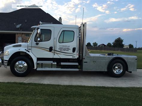 2005 Freightliner M2 106