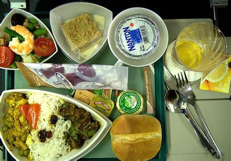 Emirates a380 economy class review:what you will enjoy