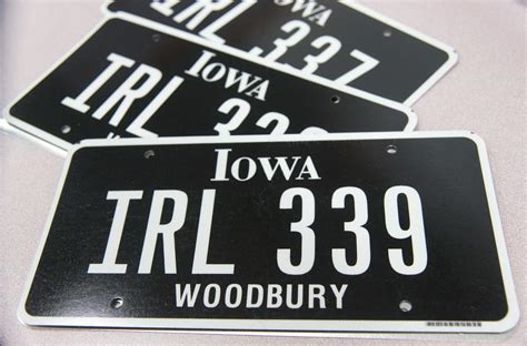 Blackout license plate proves popular with Iowans