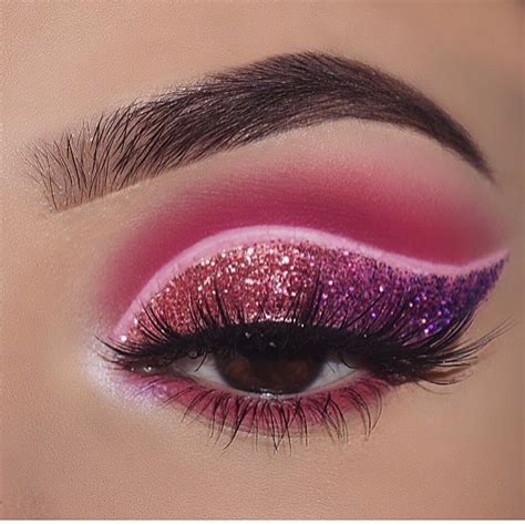 StyleGPS » Pink Glitter Eyeshadow in 2020 | Holographic makeup, Pink ...