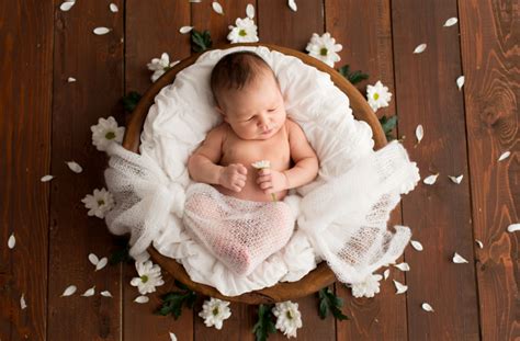 10 Cute Baby Poses to Inspire Your Next Baby Photography Session - November 2024 | Motherhood ...