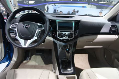 Interior del BYD F3 modelo 2012 | Lista de Carros