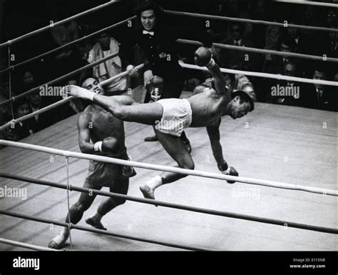 Jan. 01, 1976 - Kick-Boxing title fight: Japanese Kick-boxer Tadashi Stock Photo: 69482599 - Alamy