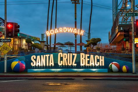 Discover the Perfect Hotel Near Santa Cruz Boardwalk