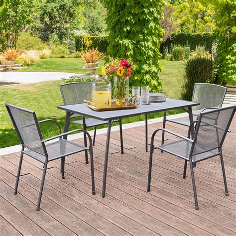 How To Choose Outdoor Metal Furniture?