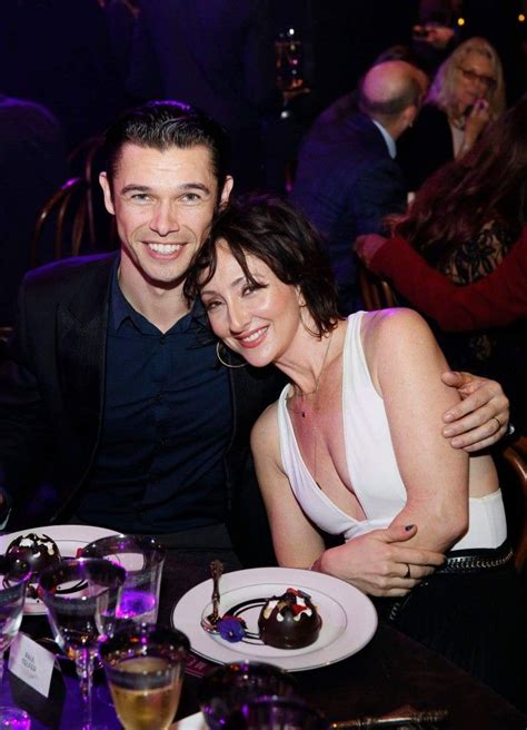 Paul Telfer & wife, Carmen Cusack | Actors, Carmen, Husband