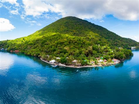 Wisata Alam hingga Budaya, Berikut 5 Hal Seru yang Bisa Kamu Lakukan di Pulau Banda Neira ...