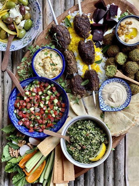 Middle Eastern Mezze Platter - Lemony Thyme