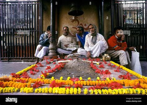 The Kalighat temple in Kolkata or Calcutta, West Bengal, India, Asia Stock Photo - Alamy