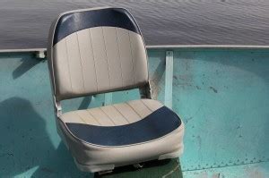 How to install a swivel plate and boat seat in an old Lund | Cottage Tips