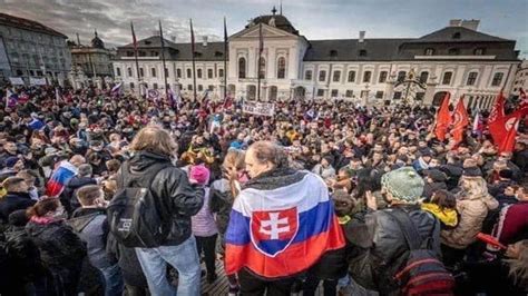 On anniversary of 'Velvet Revolution,' Slovakian left denounces betrayal of people : Peoples ...