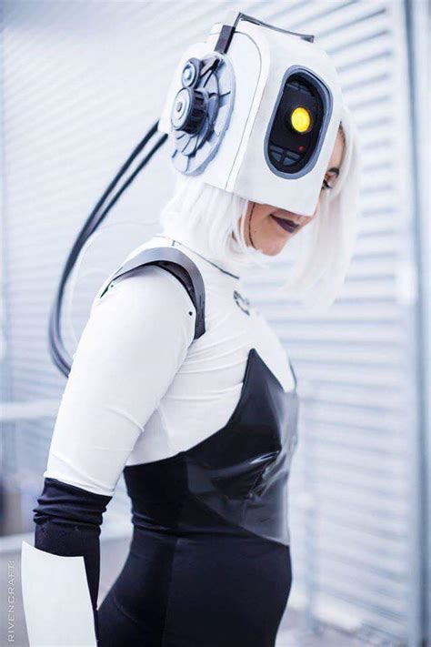 GLaDOS | Cosplay Amino