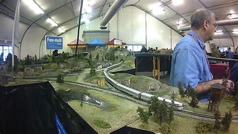 Model Train Layouts From The Great Train Show In Sacramento, CA - YouTube