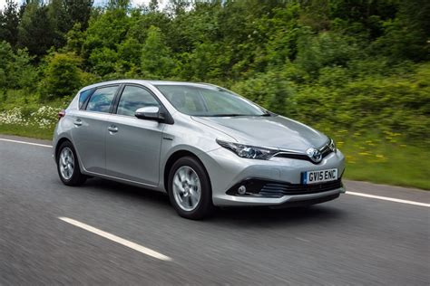 Toyota Auris Hybrid - цены, отзывы, характеристики Auris Hybrid от Toyota