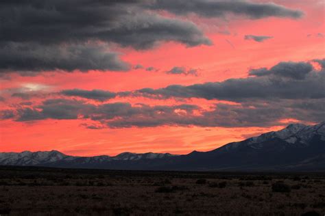 Pin on Black | Desert sunset, Sunset pictures, Sunset landscape