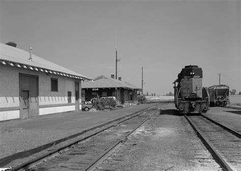 Pictures 1 Bend Railroad Depot - Oregon Trunk Railway Passenger Station, Bend Oregon