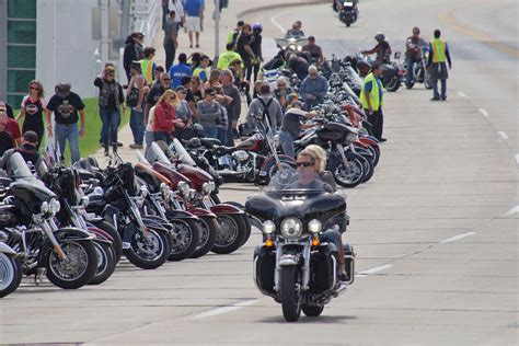 Global Harley-Davidson riders make Milwaukee pilgrimage for 115th ...