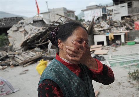 China Quake Kills Many and Injures Thousands - The New York Times