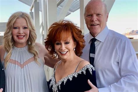 Reba McEntire To Star In New Lifetime Movie With 'Reba' Co-Star Melissa ...