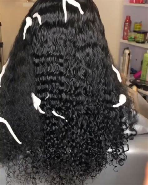 😘 Do you use hair mousse to style your curly hair? #hair2019 | Long hair styles, Hair mousse ...