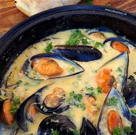 Mussels In Lemon Garlic-Butter Sauce | With A Blast