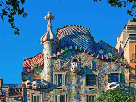 10 Gaudi Buildings You Must See in Barcelona - City Wonders