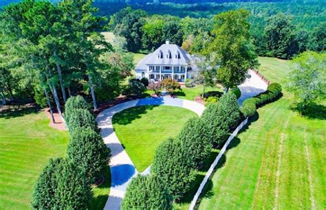 6 Georgia Homes with Pools for Sale - Haven Lifestyles