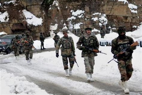 Faced with Prospect of 'Siachenised' LAC, Indian Army Prepares for Cold ...