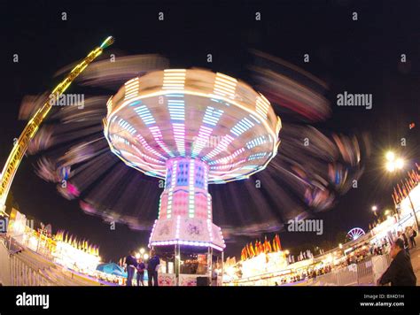 People enjoying rides at the North Carolina State Fair Stock Photo - Alamy