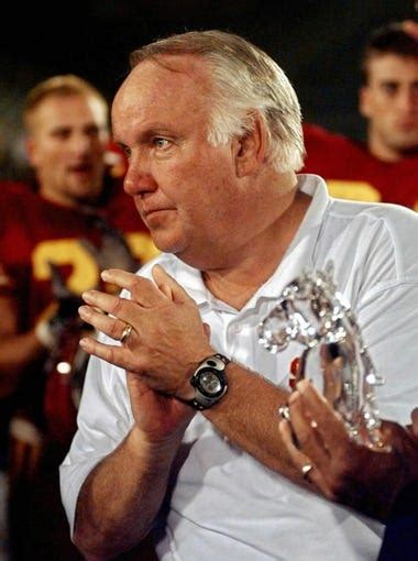 John Robinson: 3 facts on the LSU football consultant, former USC coach