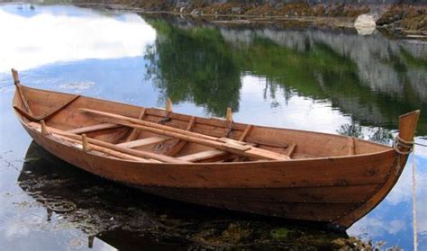 Rowboat | Britannica.com