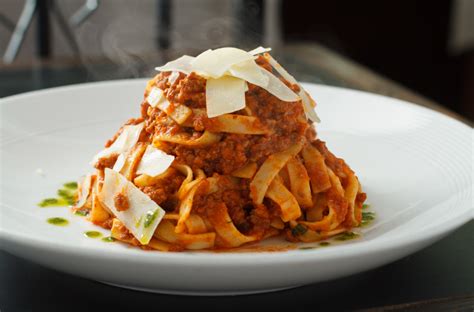 FETTUCCINE ALLA BOLOGNESE - La Panetteria Restaurante