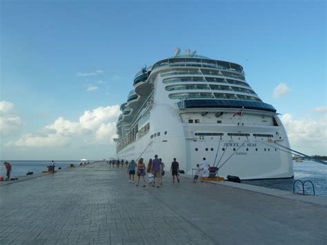 Jewel of the Seas Cruise Review - Jan 10, 2013 - First Cruise - Its a...