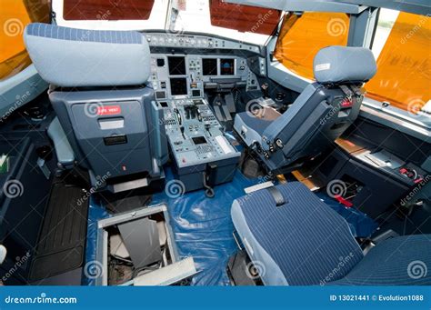 Cockpit Of Airbus A-320 Editorial Image | CartoonDealer.com #158232520